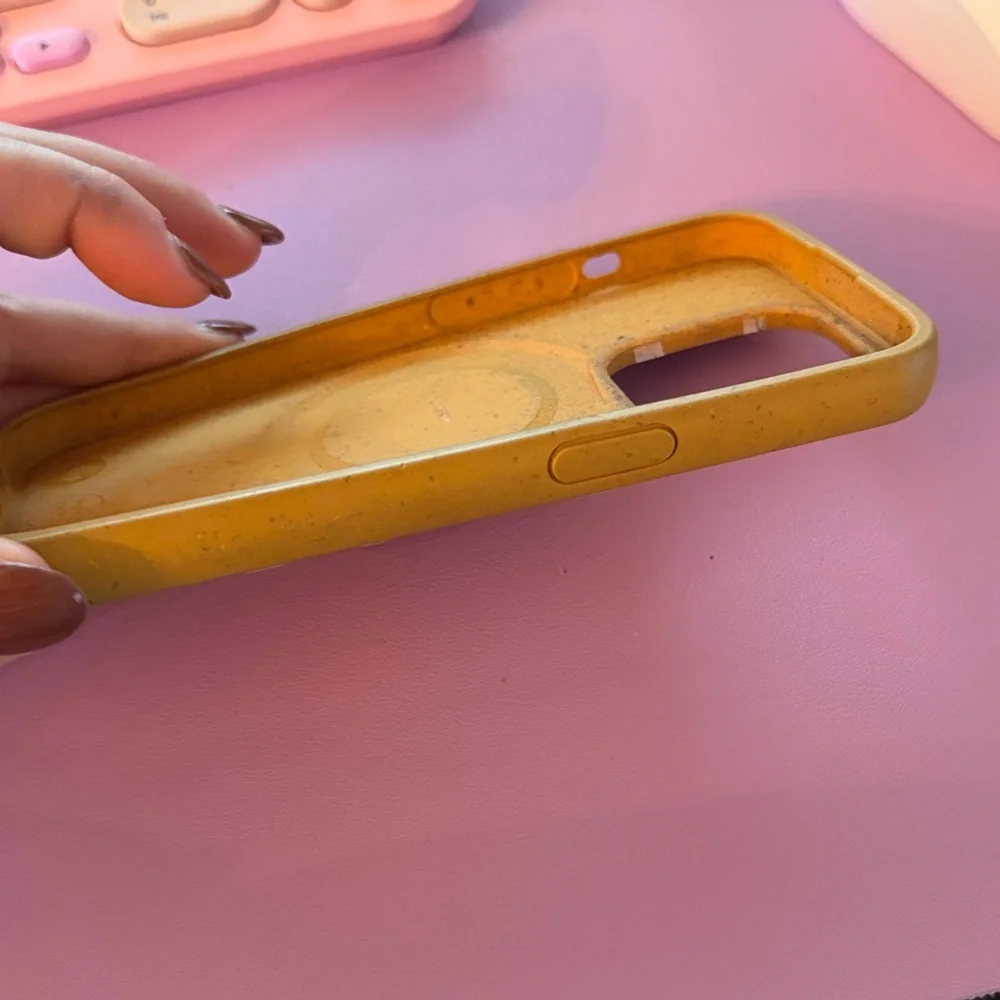 Pela Honey Cute Catch iPhone 14 Pro Case